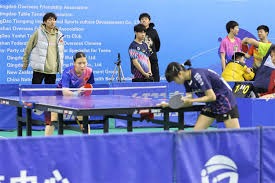 为什么外野手在回传球时倾向于采用低平球而非高弧度传球